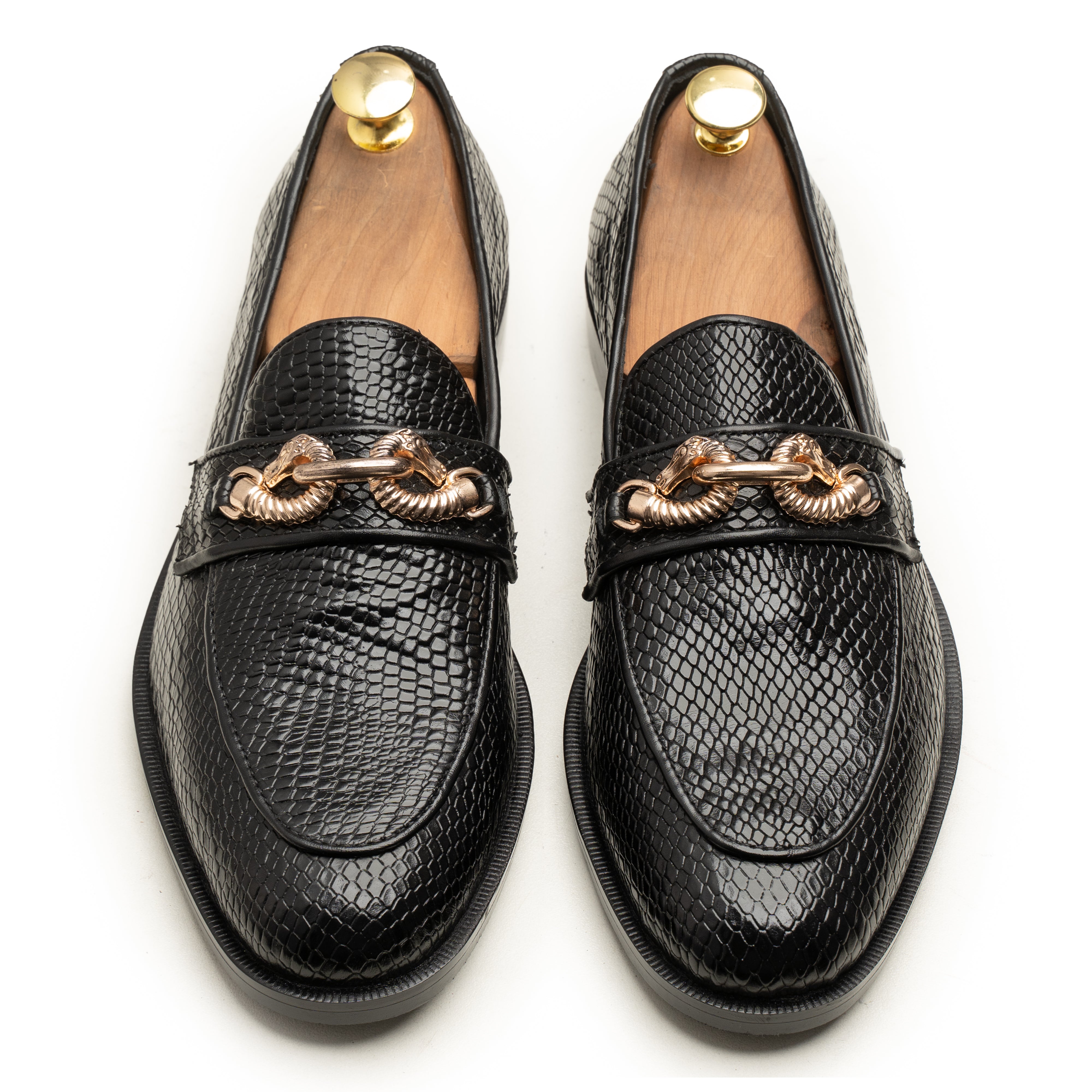 AERITH TEXTURED LOAFERS